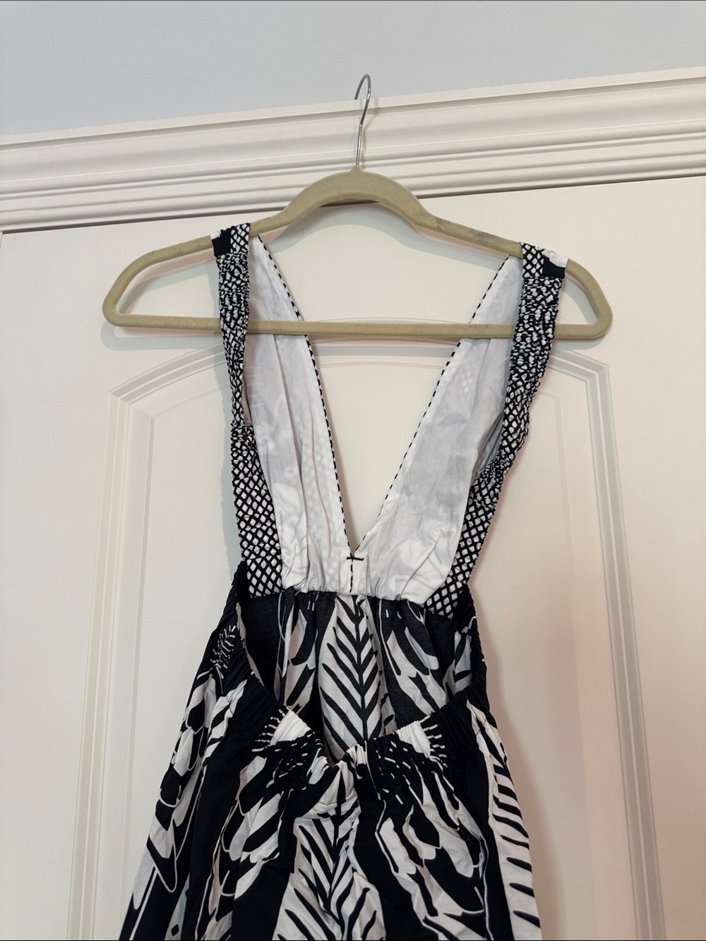 FARM Rio Black and White Tropical Maxi Dress - Picture 5 of 10